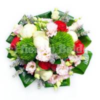 bouquet fiori freschi con peonie, rose, garofani verdi, lisiantus