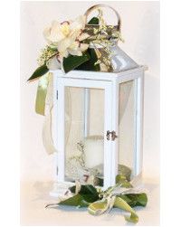 lanterna confezionata con fiori recisi